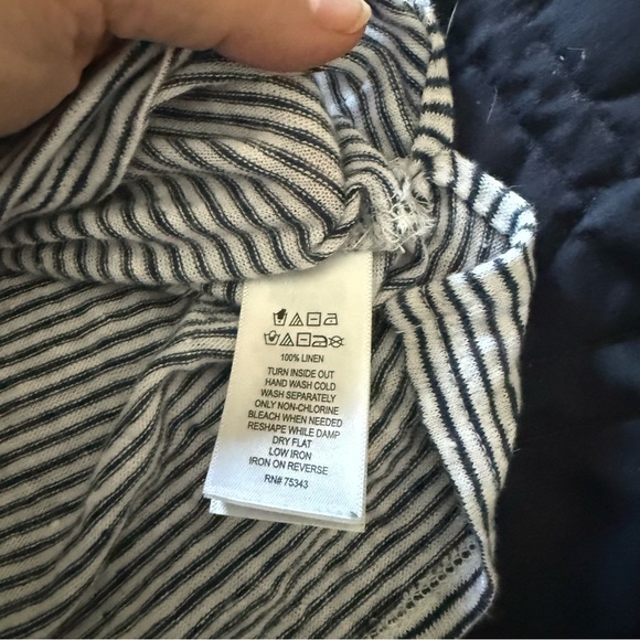 Striped V Neck Women's Top - Medium - Picture 3 of 4